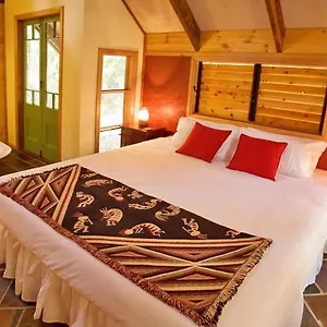 **** Resort Rainforest Ranch Australia